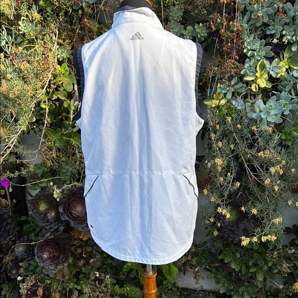 White and Black Lightweight Vest - Picture 2 of 3